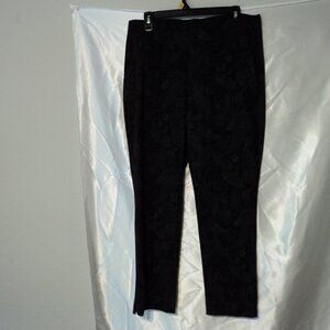 Women's Chico's 'Perfect Strech' Pull On Black Pant W/ Paisley Pattern